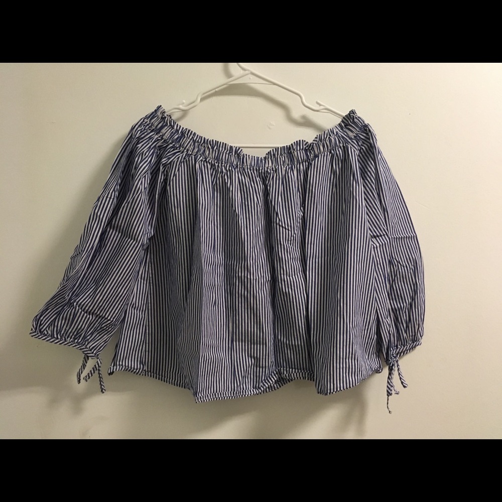 Active USA Off the Shoulder Top